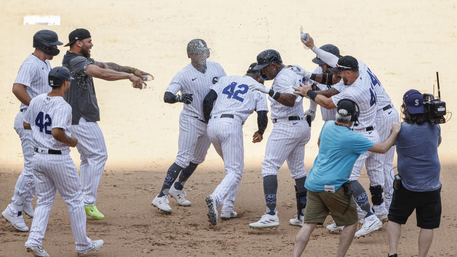 White Sox 7, Orioles 6: Colas walks it off in win