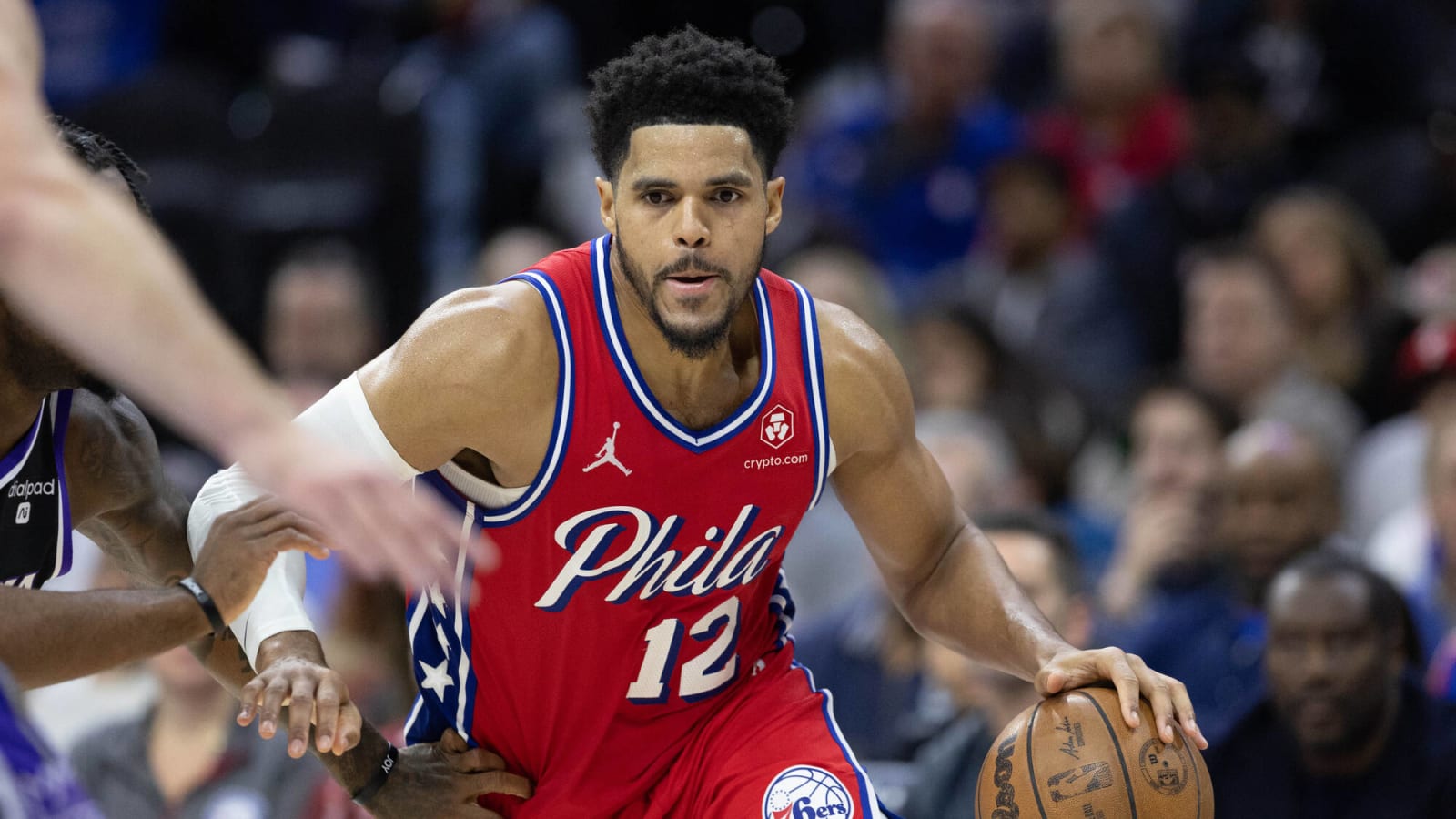 Harris Scores 37, Leading 76ers To Decisive Victory Over Kings