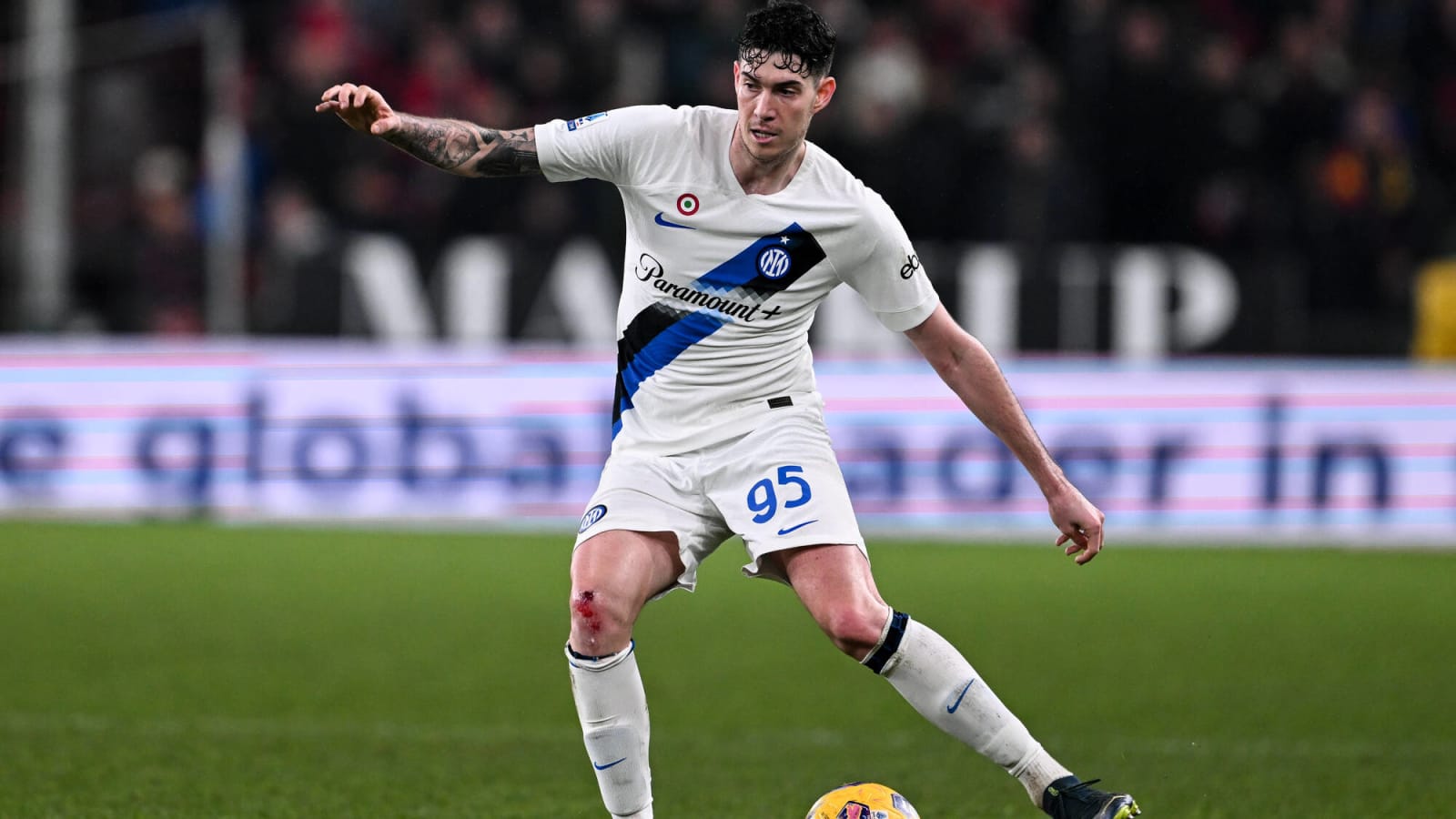 Chelsea are ready to spend €60 million to sign world class defender