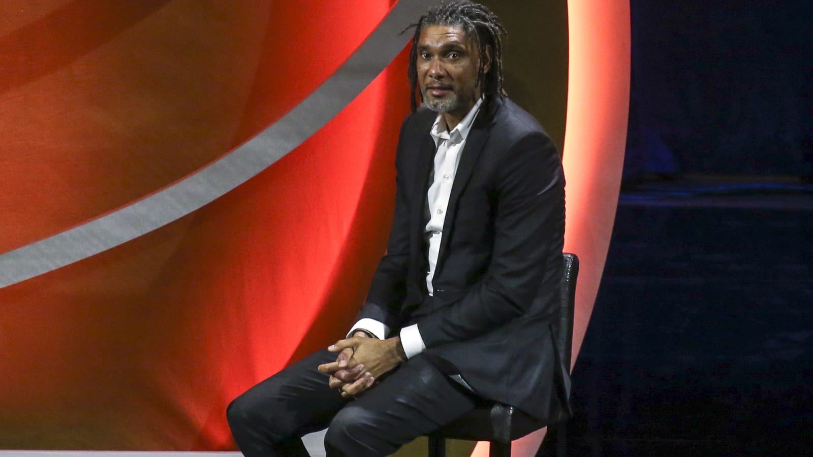 Tim Duncan looked almost unrecognizable in appearance at NBA game