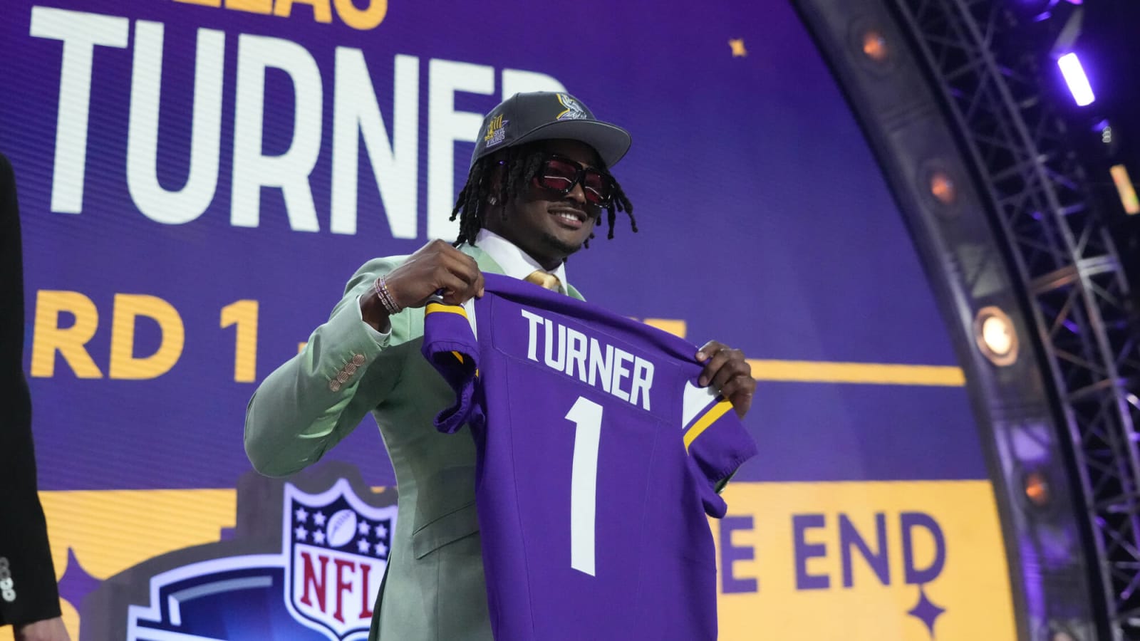 Former NFL GM Has Lofty Expectations for Minnesota Vikings Rookie