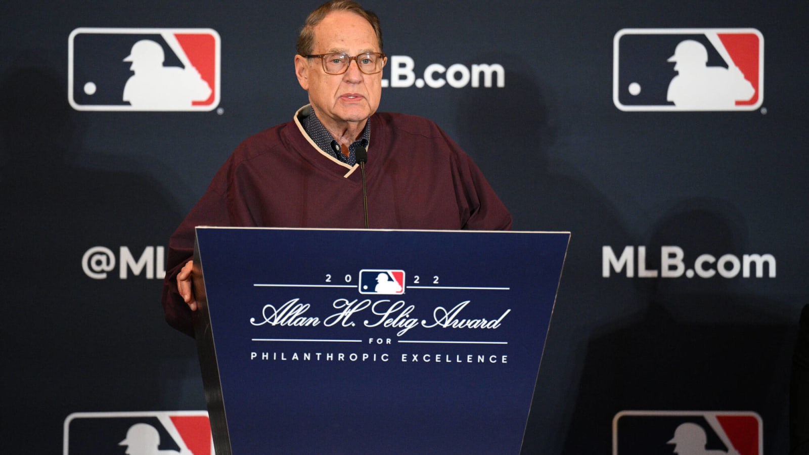 Report suggests White Sox Owner Jerry Reinsdorf has potential relocation meeting