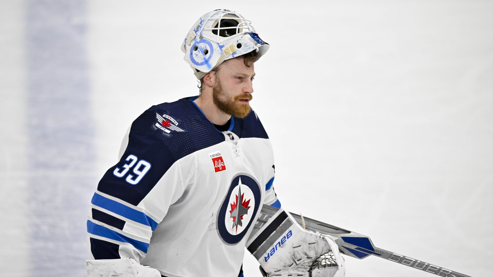 Blackhawks' Brossoit to miss extended time after knee surgery