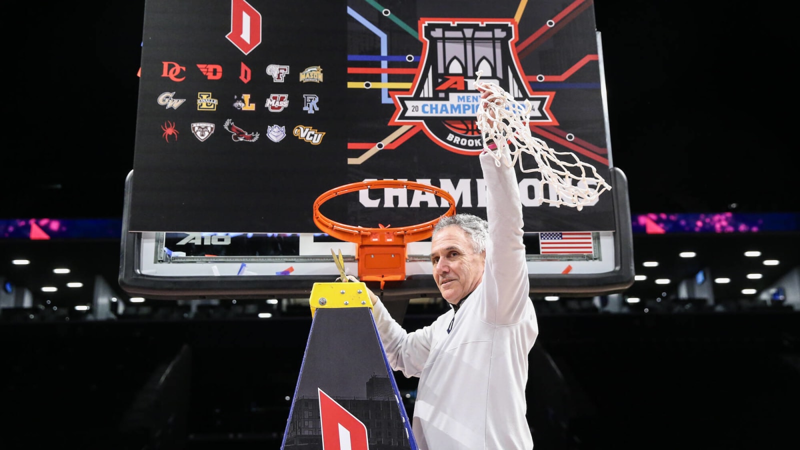 Dambrot will retire at the end of Duquesne&#39;s NCAA Tournament run