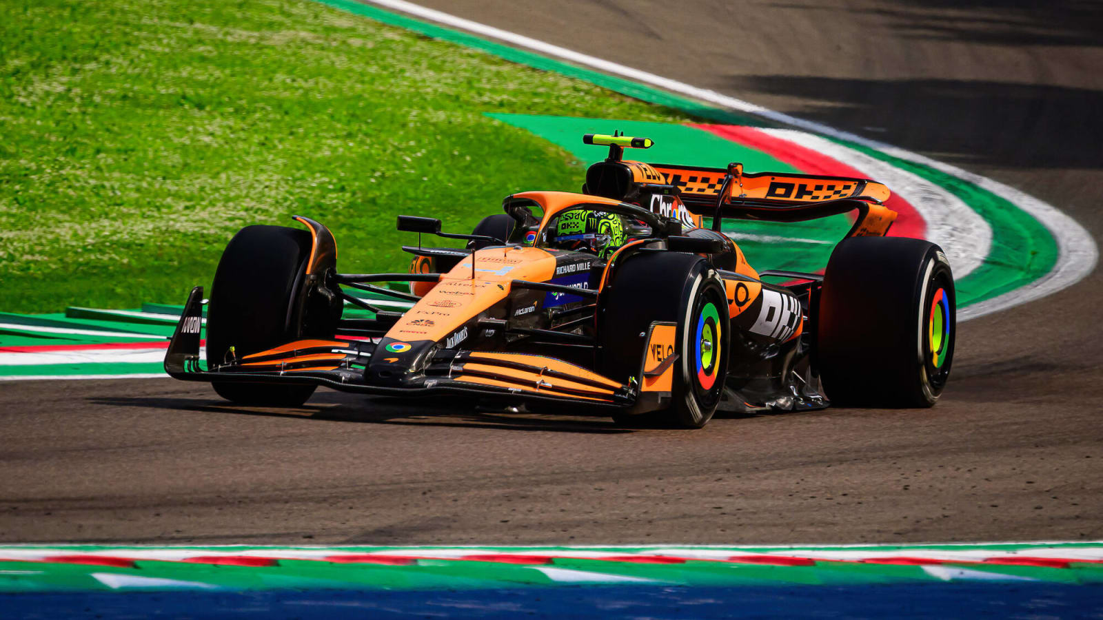 Ex-F1 team owner deems Lando Norris a ‘SPECIAL KID’ after giving a late Imola victory scare to Red Bulls Max Verstappen