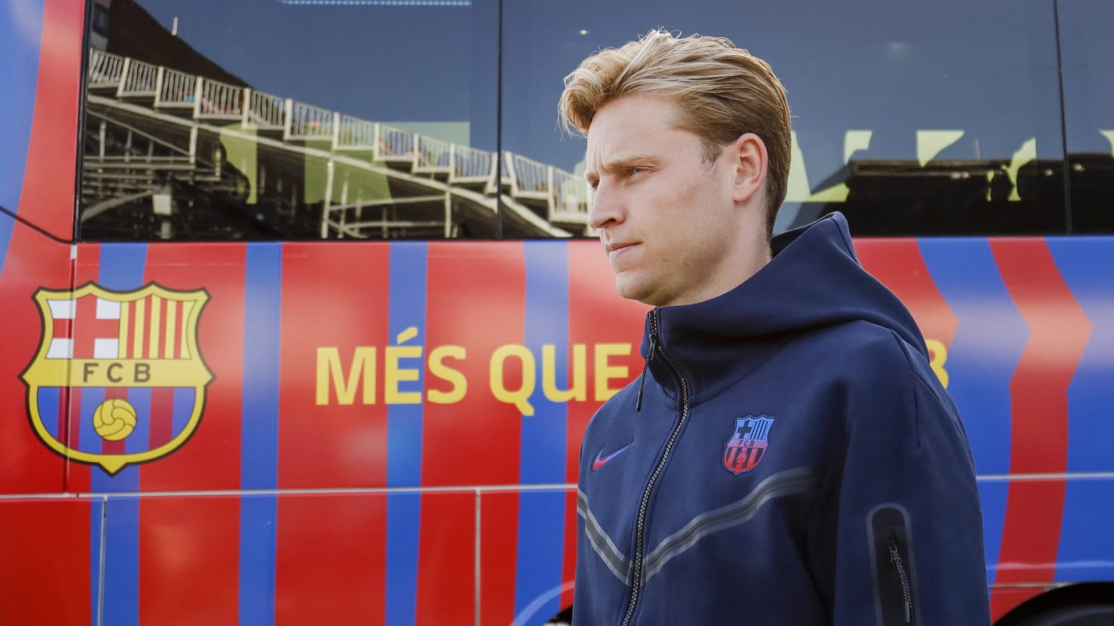 Is a Barcelona midfielder keen to join Manchester City?