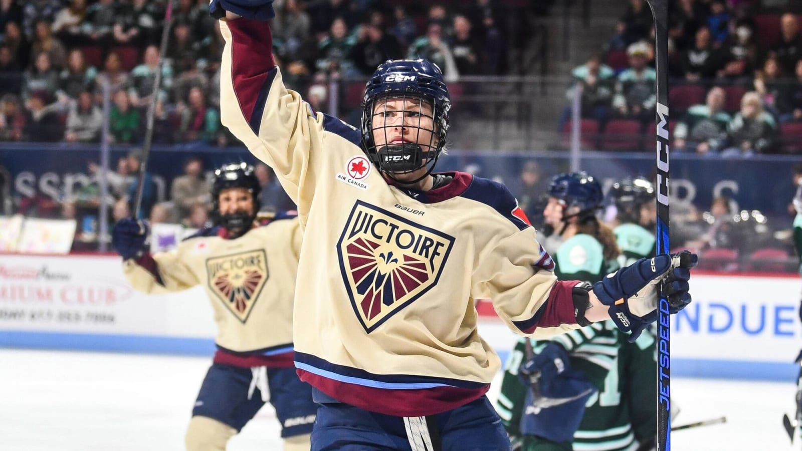 Victoire sign Dubois, Abstreiter to one-year contracts