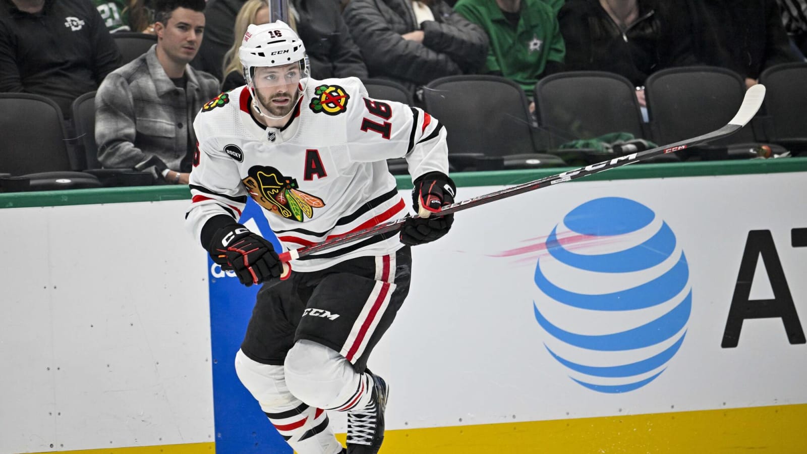 Blackhawks Sign Jason Dickinson to 2-Year, $8.5 Million Extension