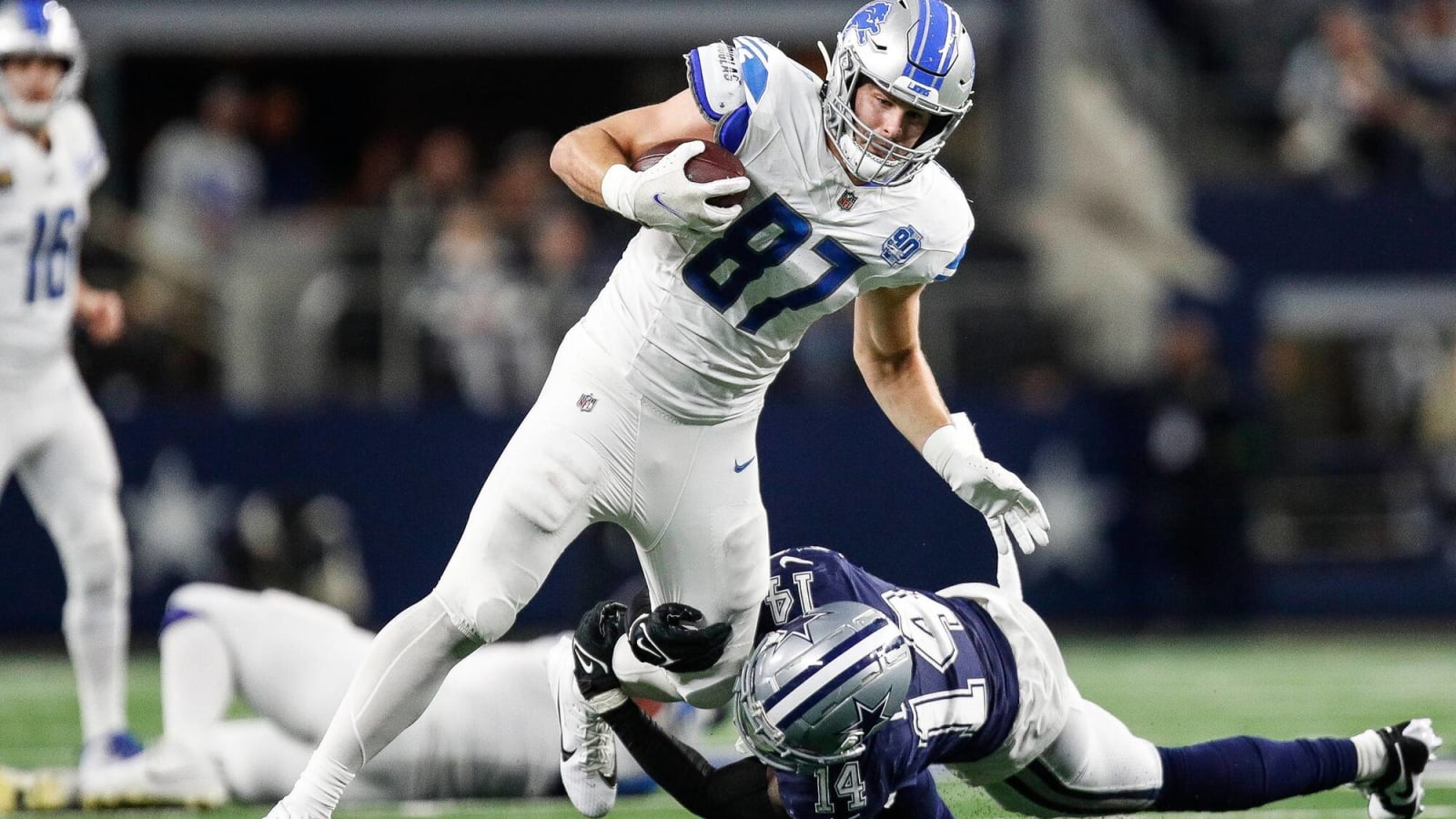 Lions’ Sam LaPorta not ruled out for Wild Card game vs. Rams after scary knee injury