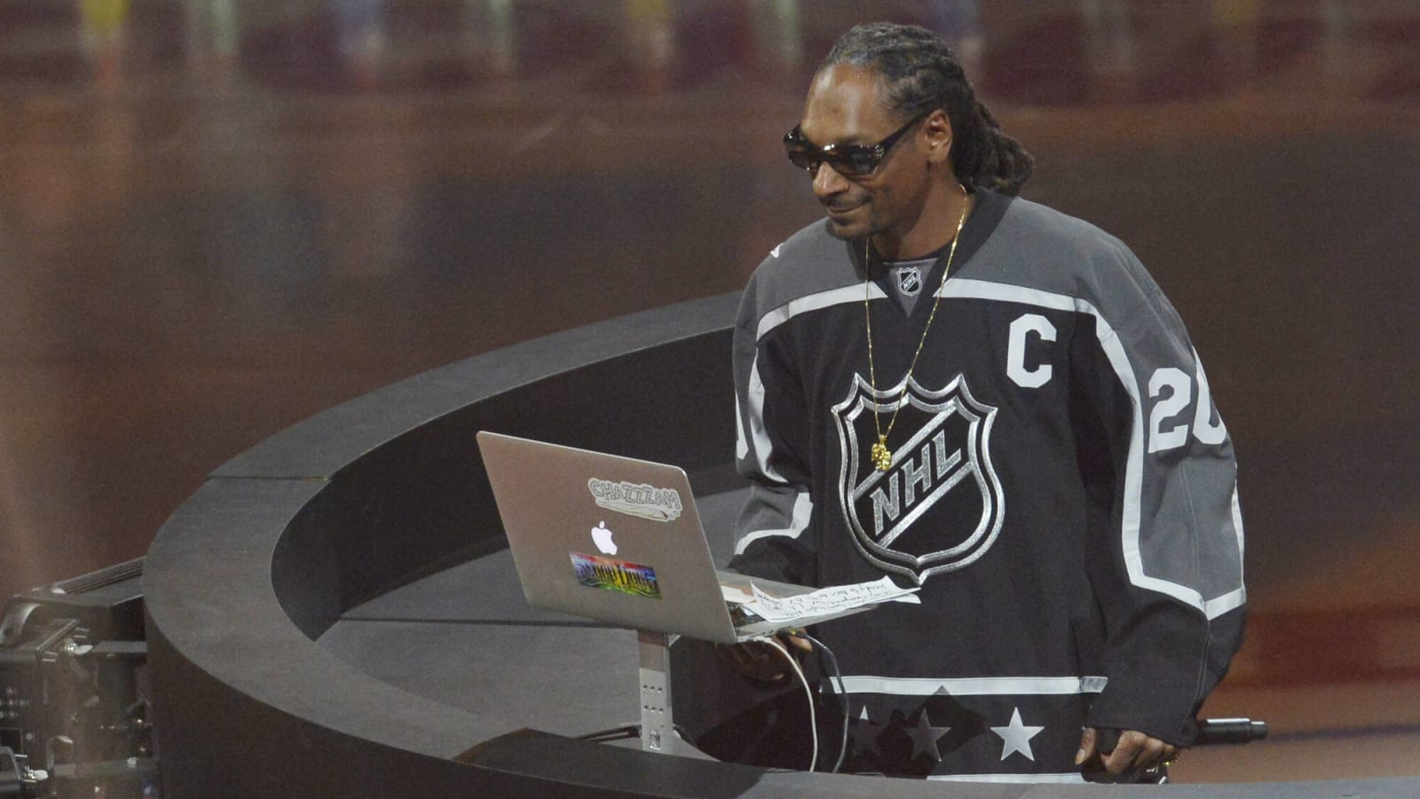 Max Domi and Ryan Reaves line up on Snoop Dogg’s wing