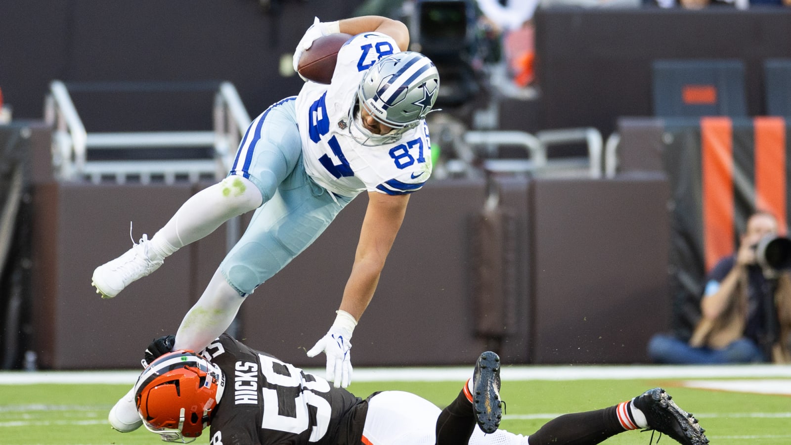 Jake Ferguson injury update: Report emerges on severity of Cowboys tight end’s knee injury