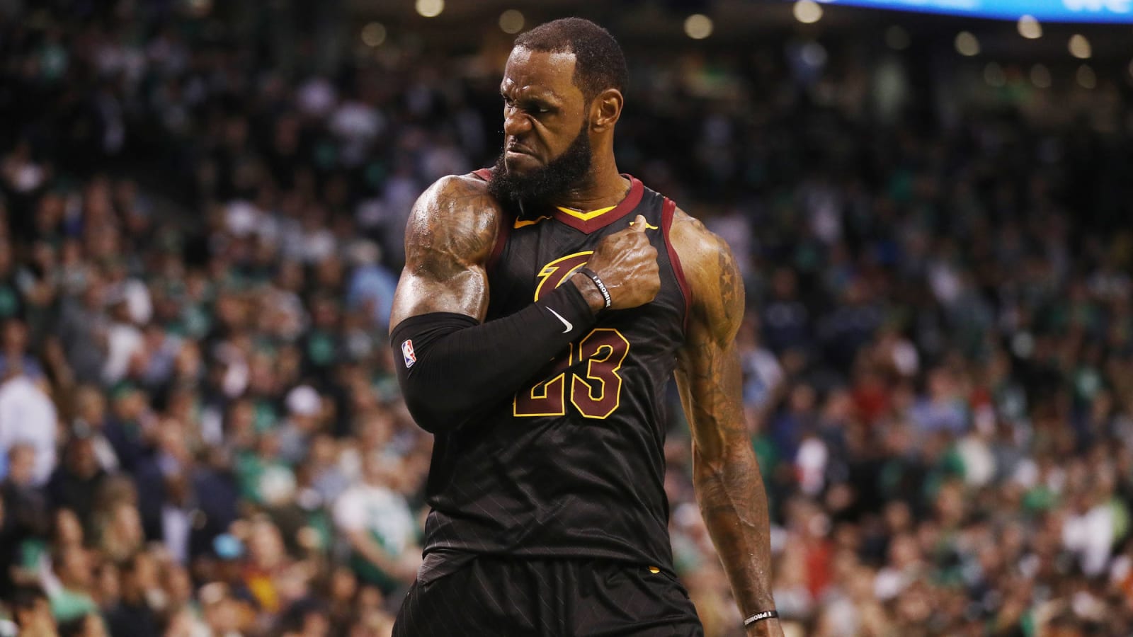 LeBron James relocates to Los Angeles to hunt the Warriors