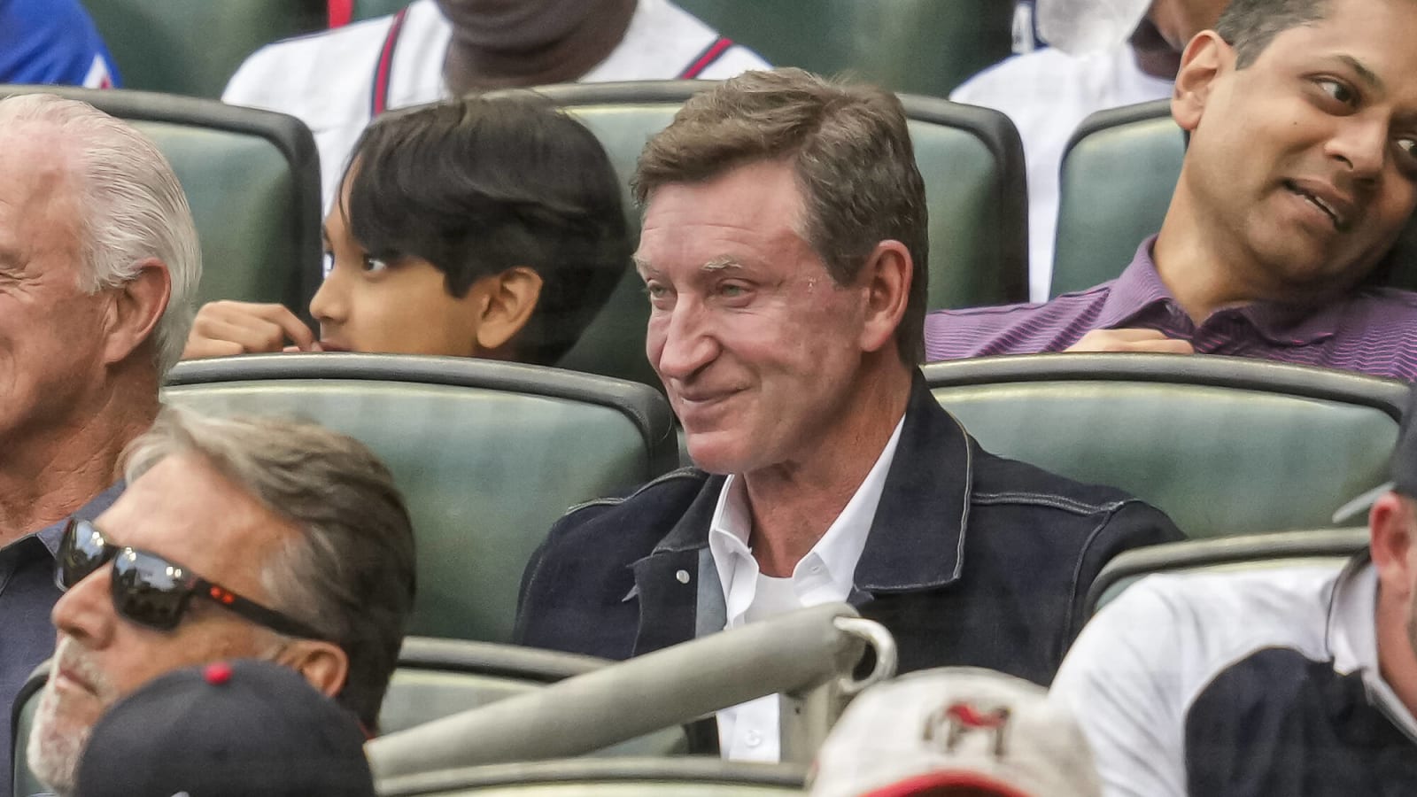 Wayne Gretzky Says He Has Unique Working Relationship with Oilers