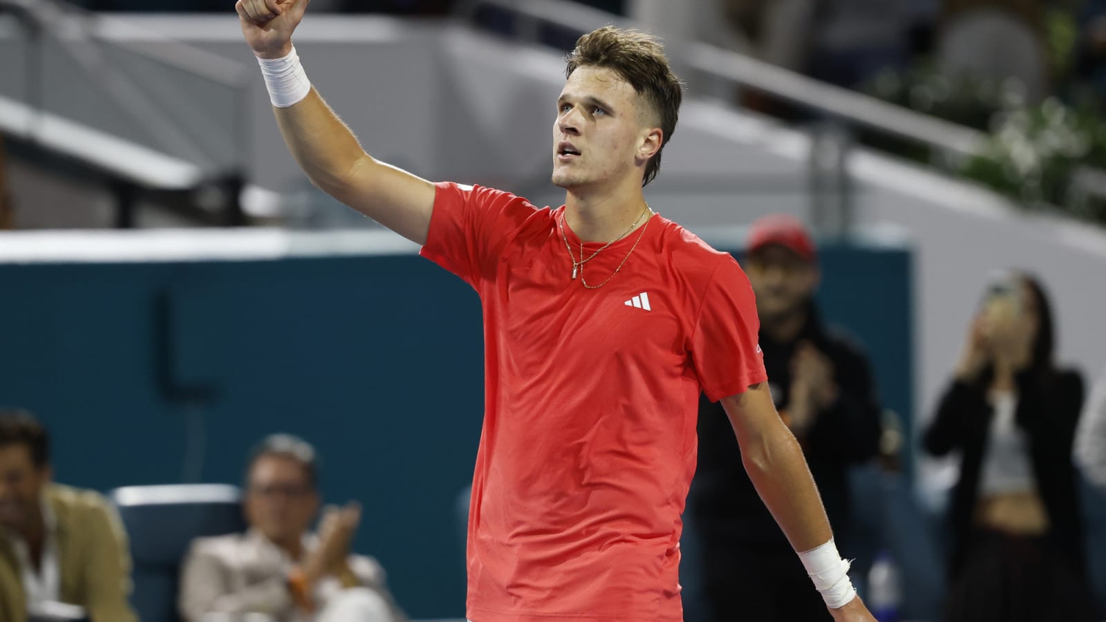 Jakub Mensik beats Djokovic and Federer feat at the Miami Open
