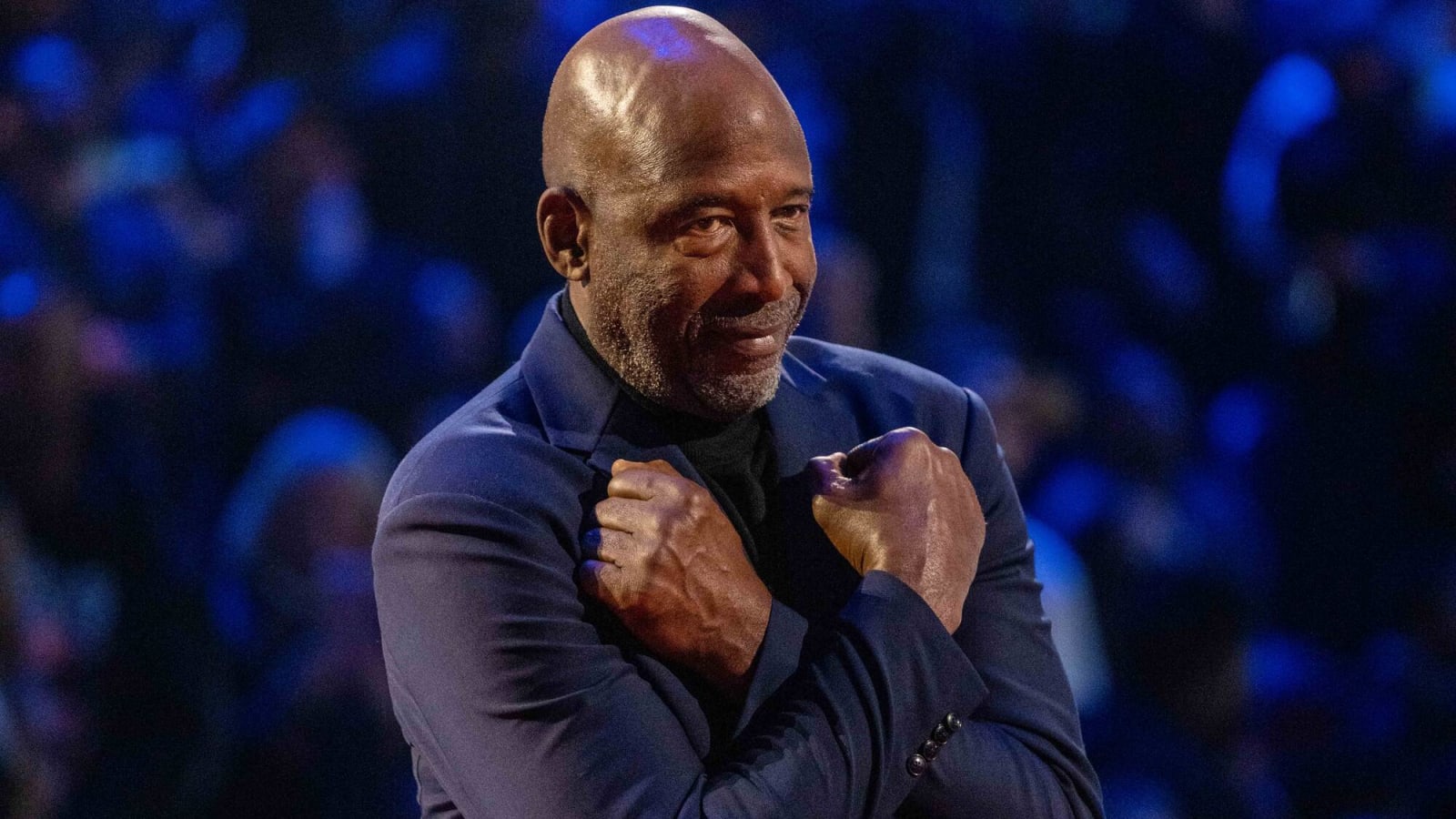 James Worthy Didn&#39;t Want To Panic After The Lakers Lost By 30 Points Against The Kings: “Overall, It’s The First Game You Gotta Shake Off A Little Dust… For The First Unit, It Was Ok.”