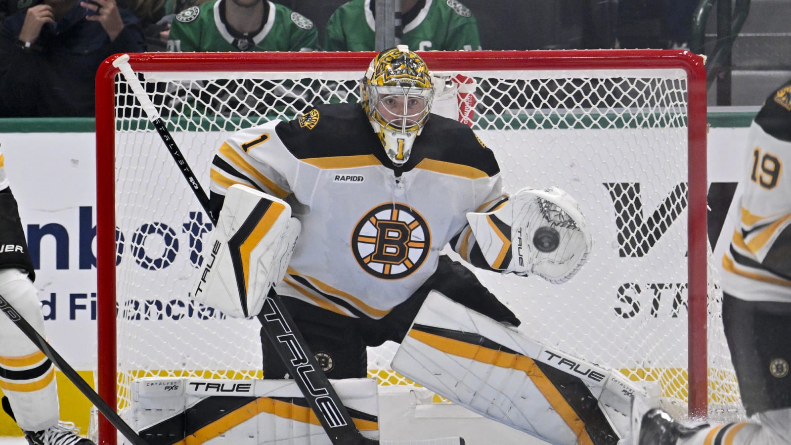 Swayman’s Relationship with Bruins Locker Room Strained 