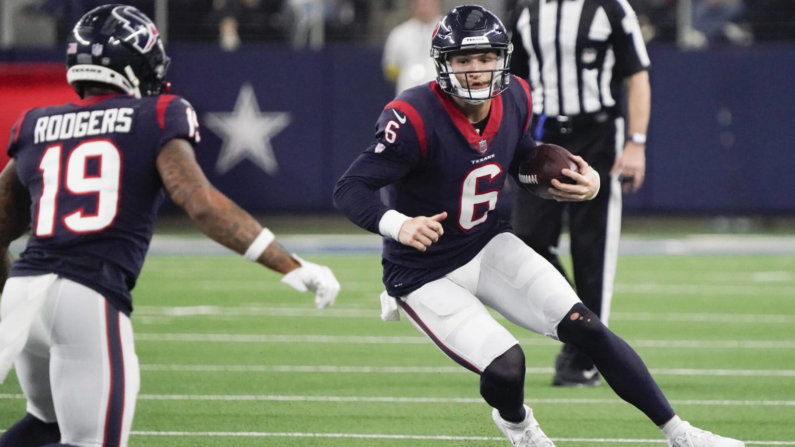 Texans Promote QB Jeff Driskel, Sign WR D.J. Montgomery To PS