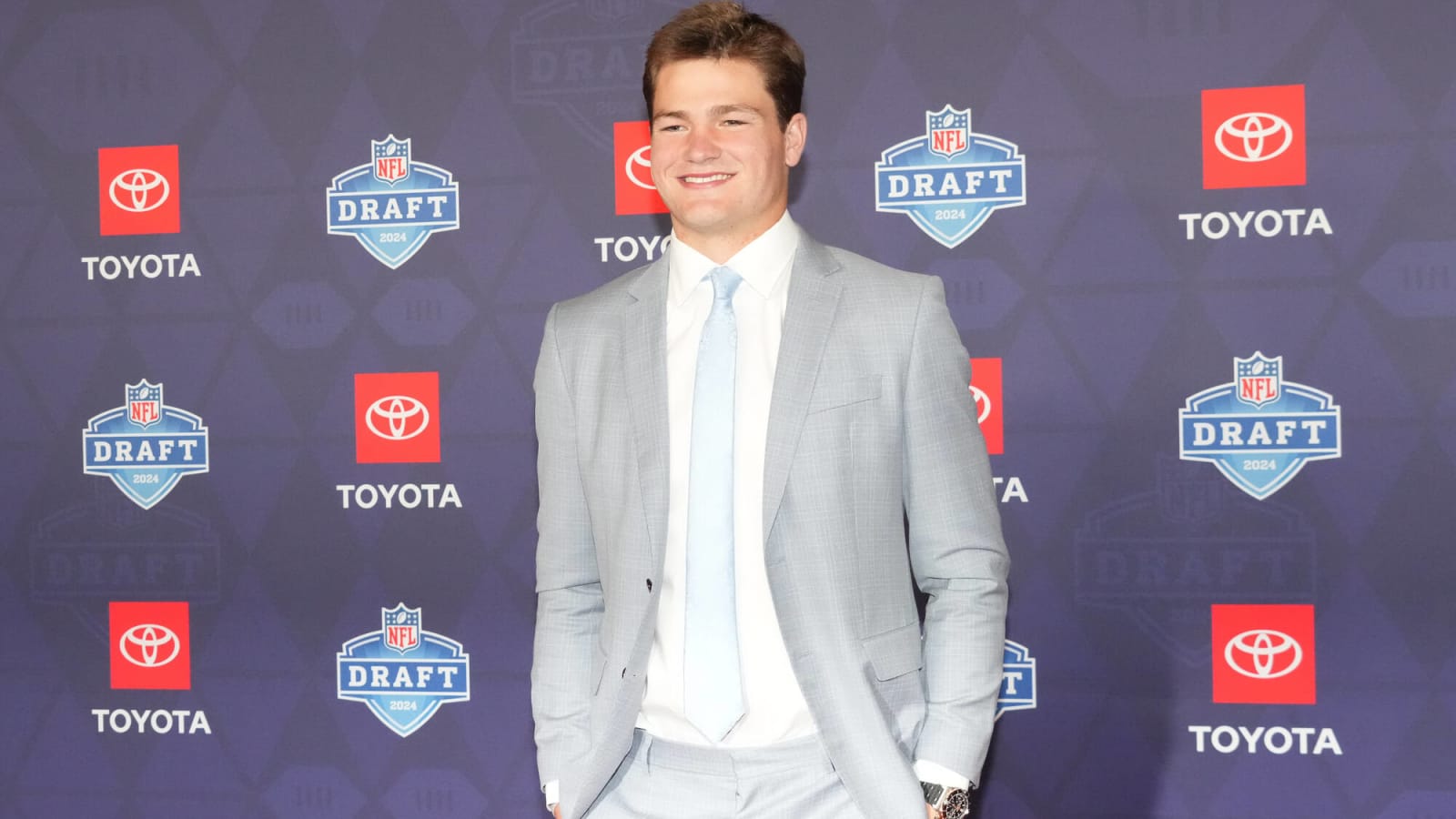 Patriots Pick Drake Maye at No. 3 in the NFL Draft
