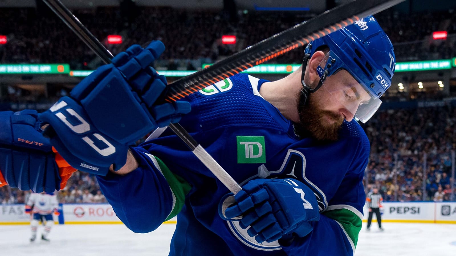 Breaking down the Filip Hronek contract with the Canucks: Good for both sides?