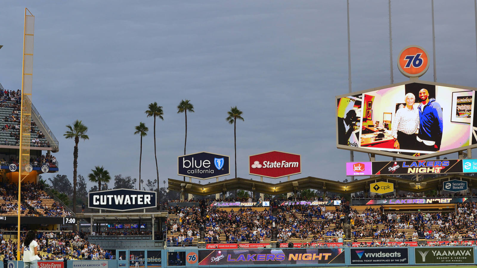 Dodgers Celebrate Kobe Bryant On Lakers Night With Drone Show