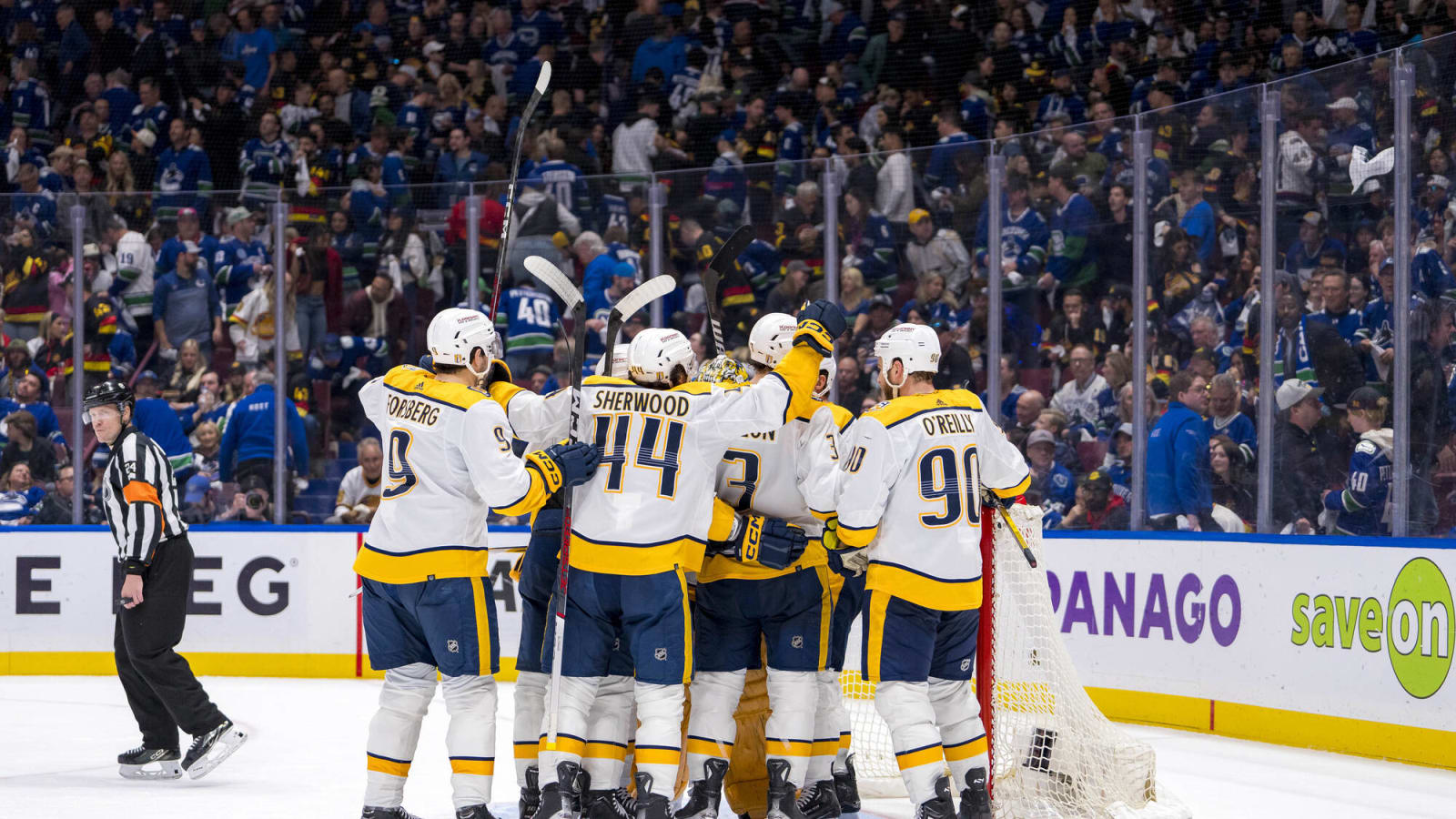 Predators Clip Canucks 2-1 in Game 5, Send Series Back to Nashville