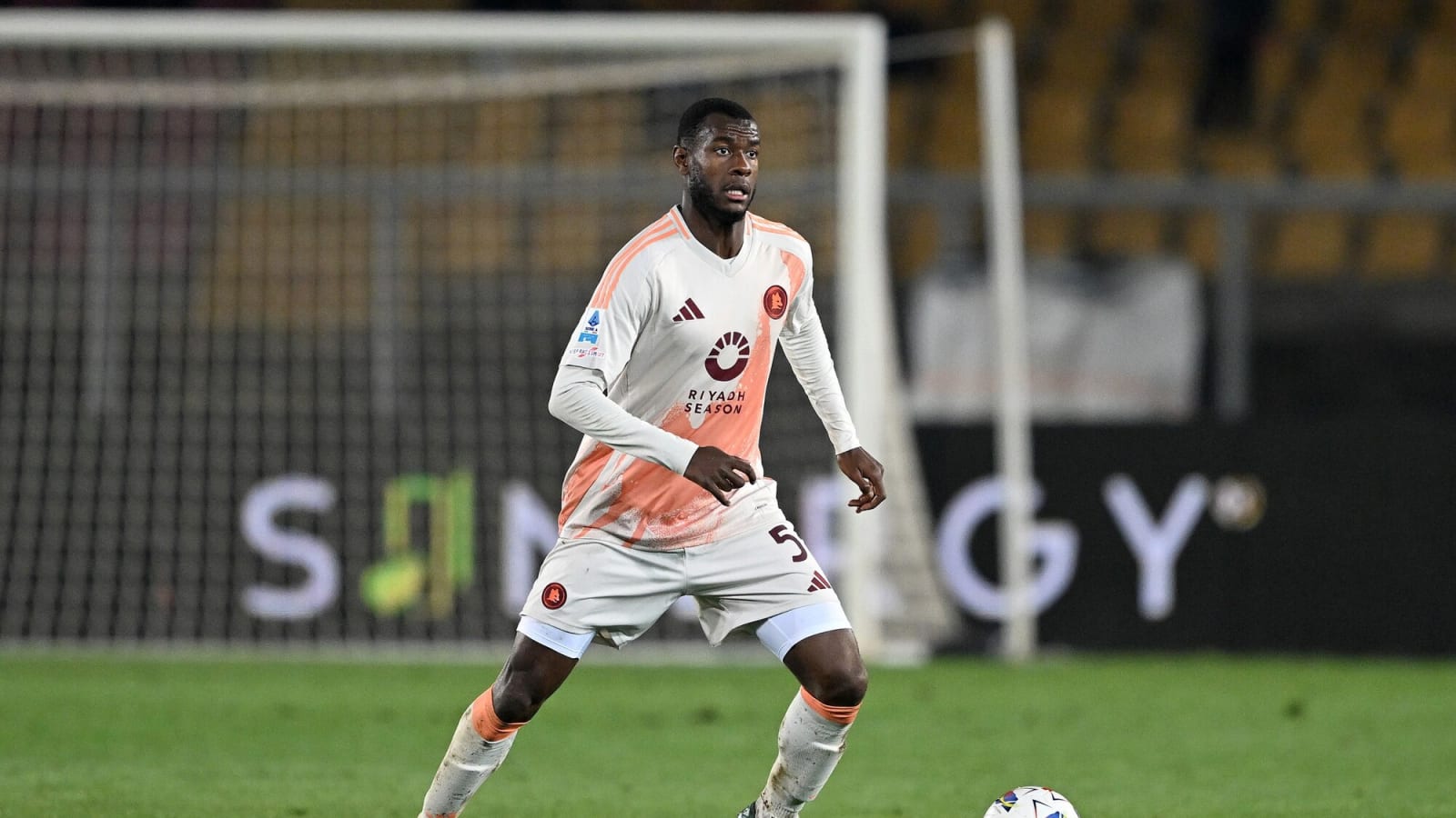 From France: Tottenham make enquiry for £34 million-rated Man United target