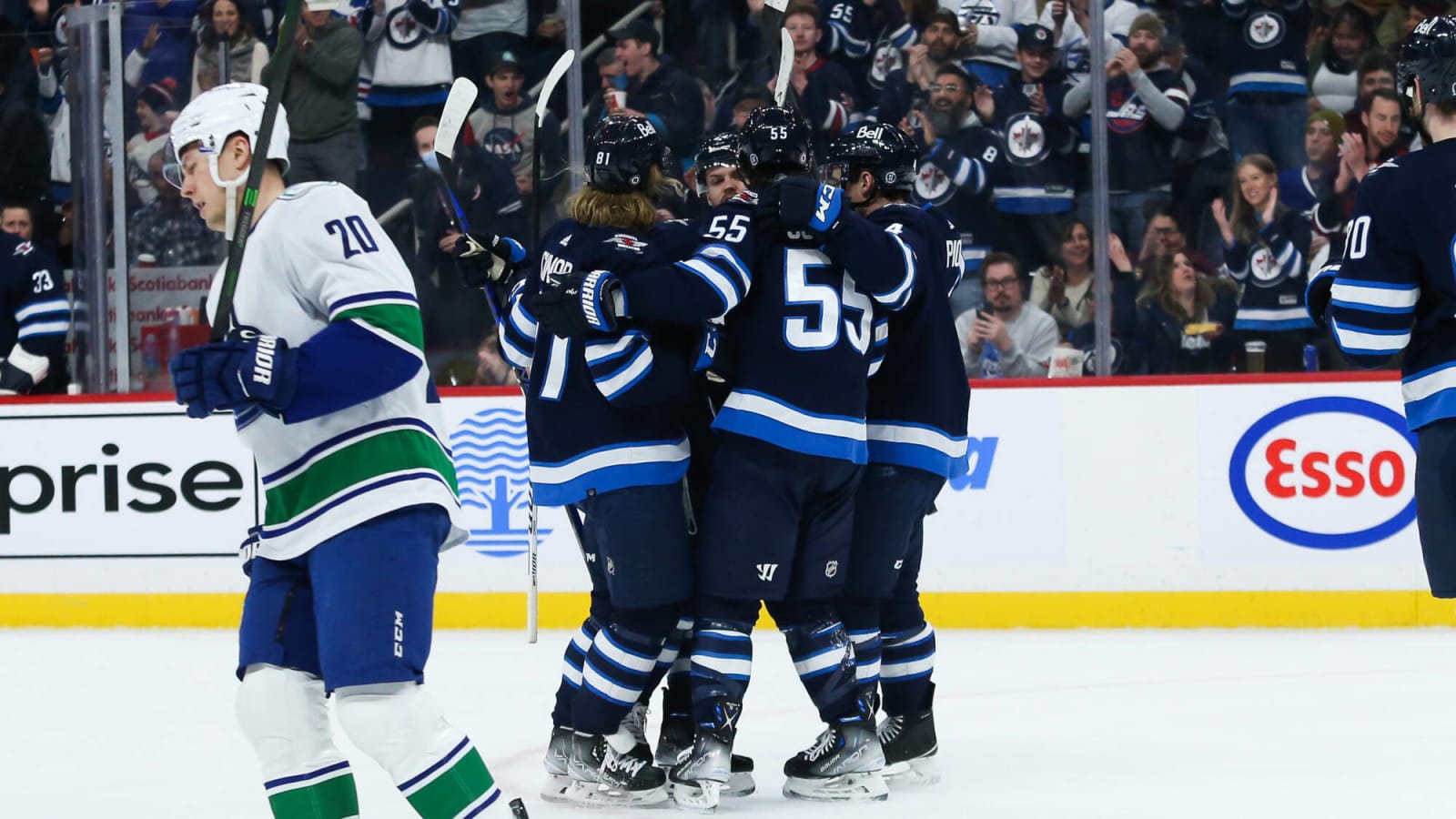  Canucks’ second period collapse costs them in loss to Winnipeg Jets