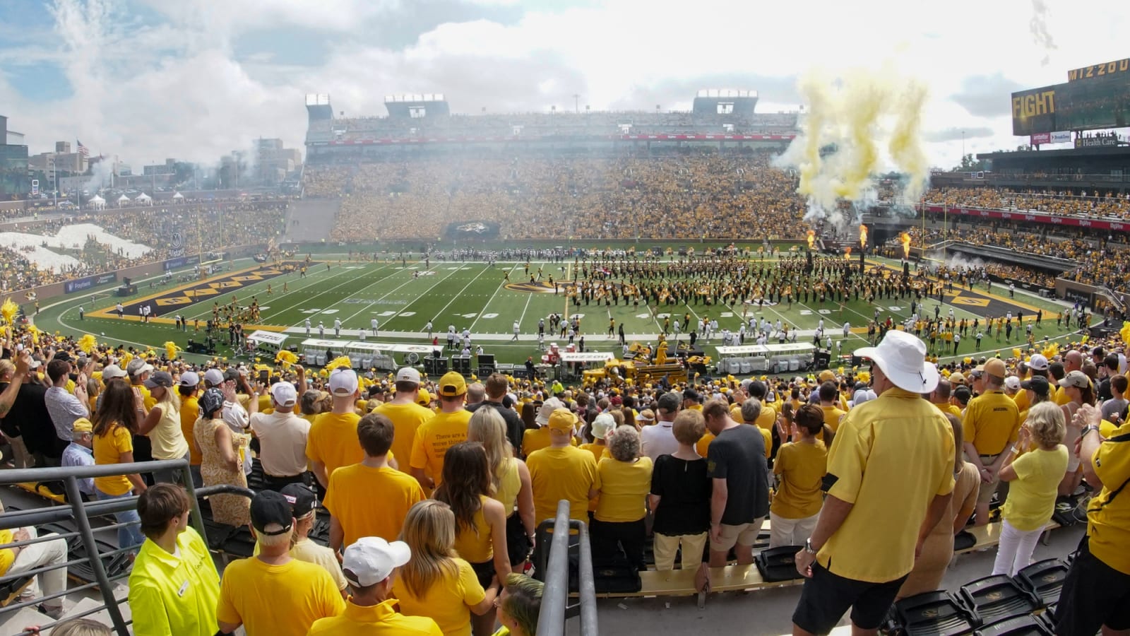 When Does the 2025 College Football Season Start?