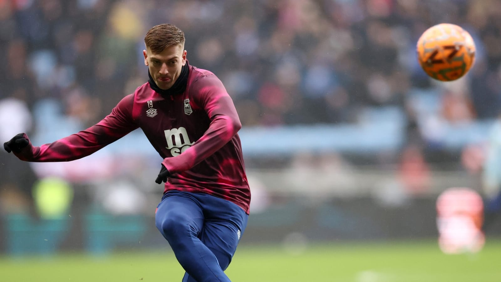Much fancied Premier League striker wanted at Man United; one thing could see him within range