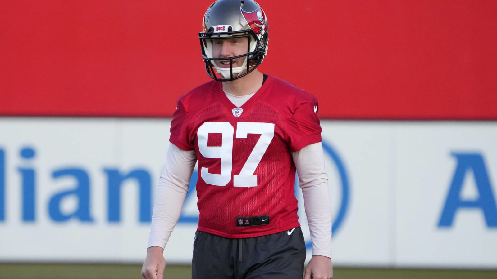 Buccaneers Re-Sign Long-Snapper