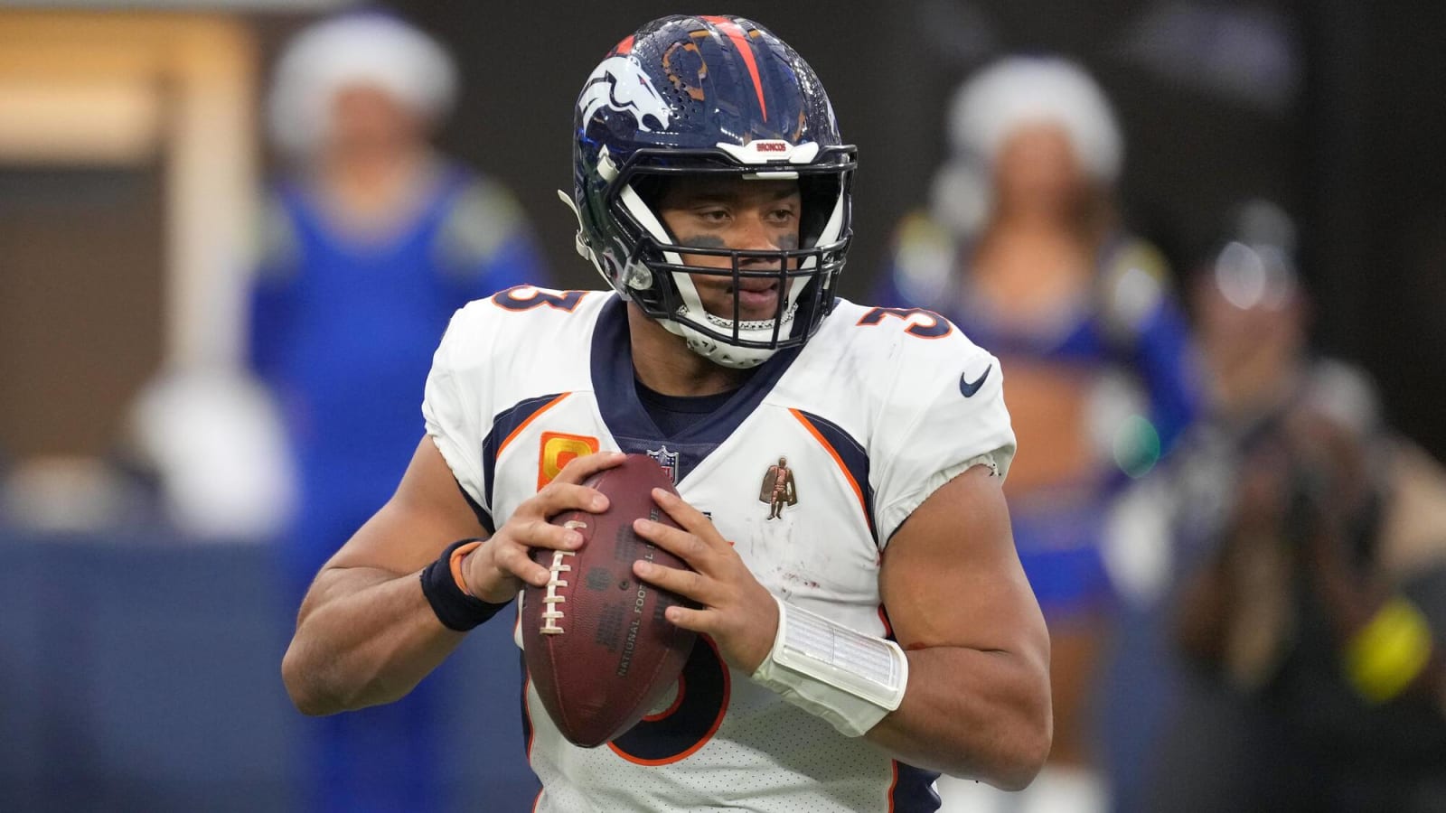 Broncos interim coach offers strong response to criticisms of Russell Wilson