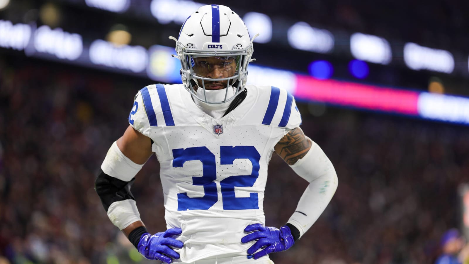 Potential Steelers Safety Target Re-Signs with Colts