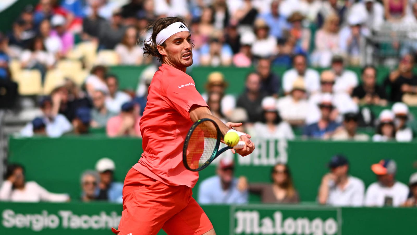 'Roger Federer is my idol,' Stefanos Tsitsipas’ love for the Swiss Maestro passes yet another test as he ignores Rafael Nadal’s clear superiority on clay