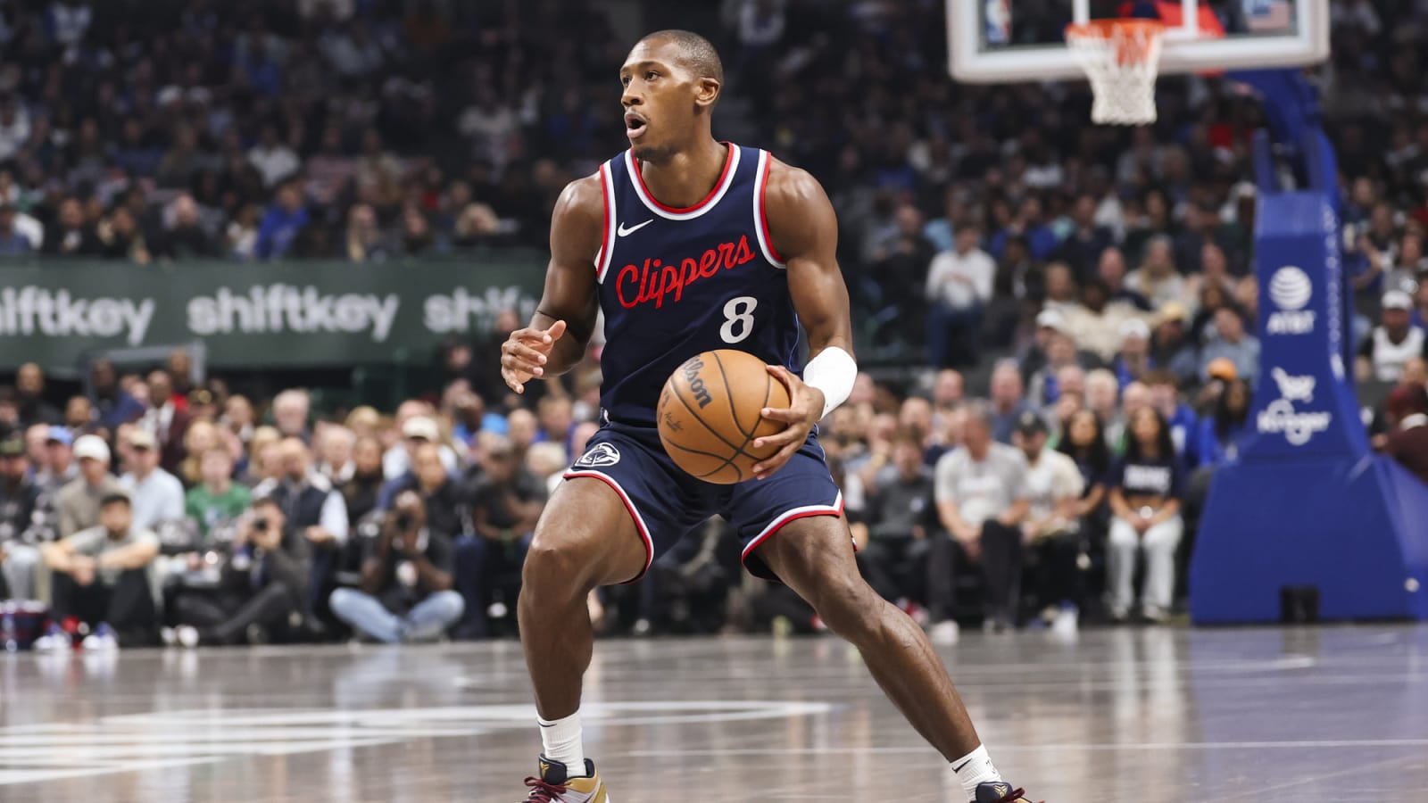 Watch: Clippers guard gets ejected for taking swing at opponent