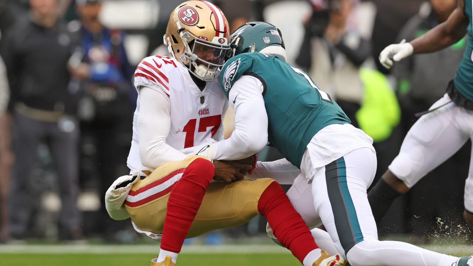 49ers-Eagles Injury Updates: Brock Purdy forced to return after