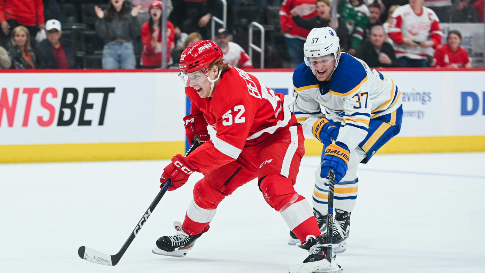 Berggren Has Big Week for Griffins