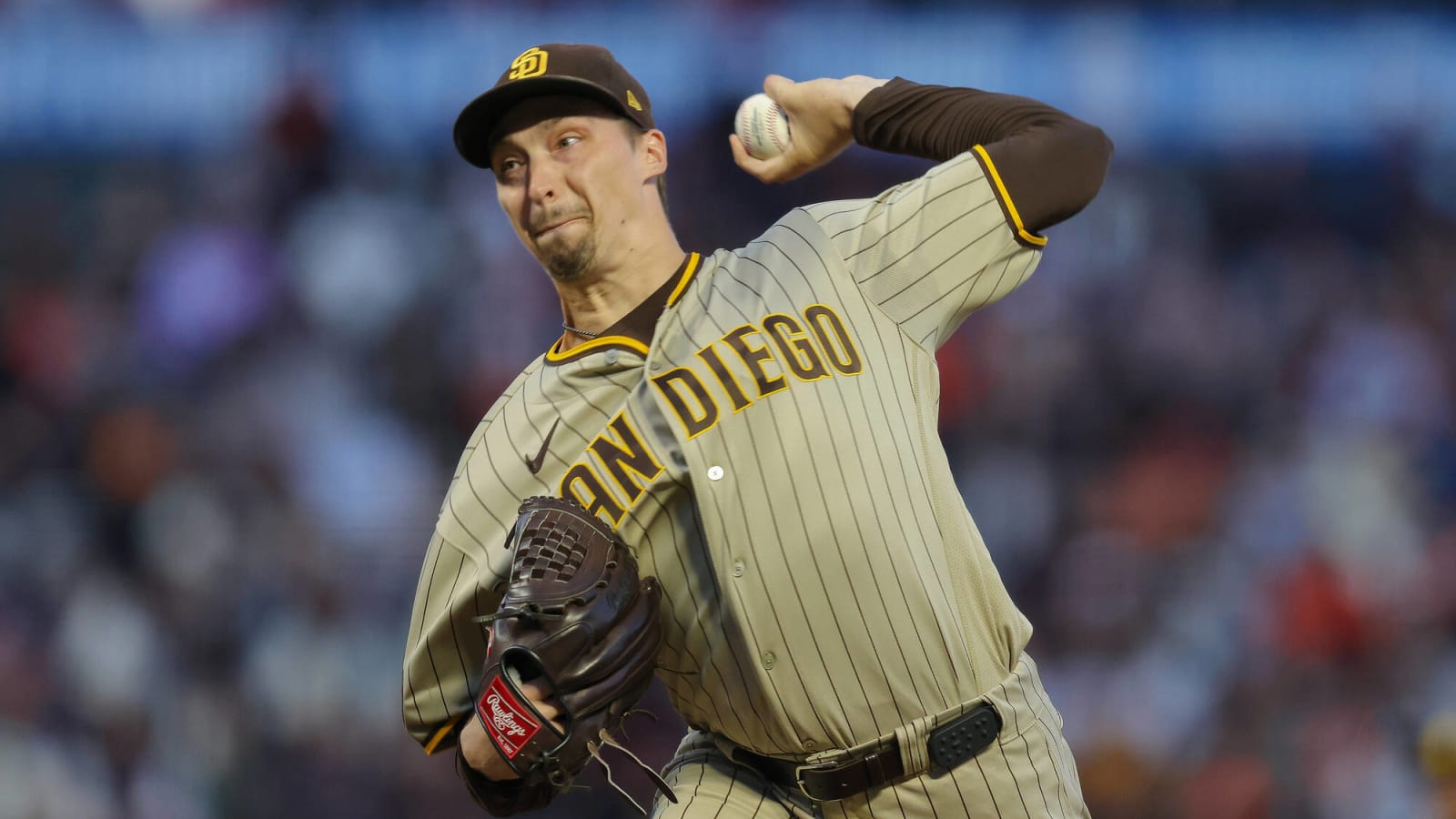 Padres extend qualifying offers to pair of All-Star lefties