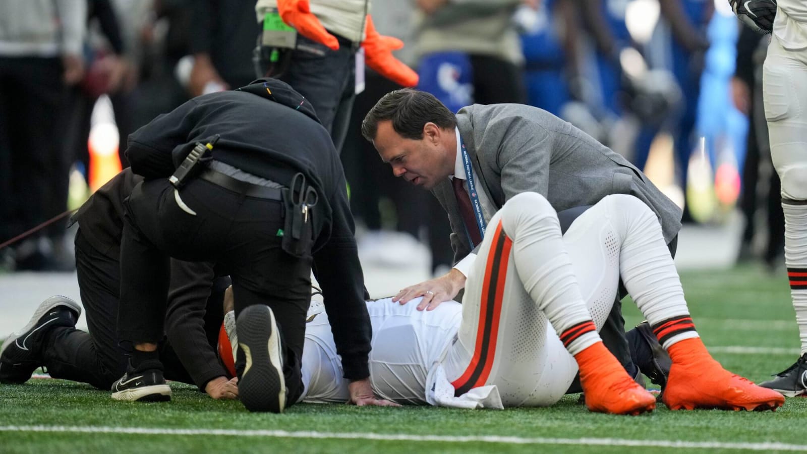 Browns QB Deshaun Watson exits game after getting slammed to the ground vs Colts