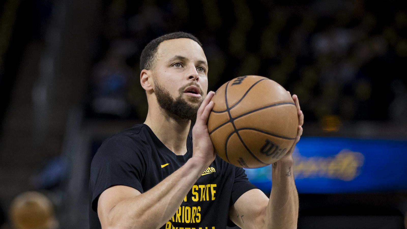 Curry Hits Game-Winner, Lifts Warriors To 113-112 Victor Over Suns