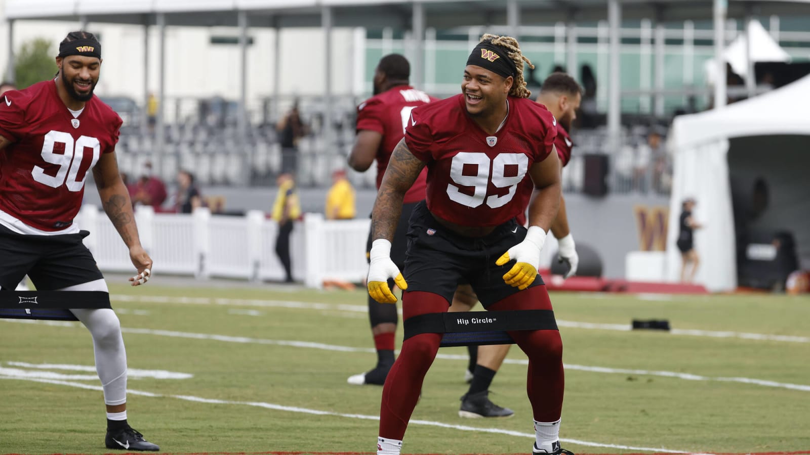 Chase Young not wearing knee brace ahead of crucial year Yardbarker