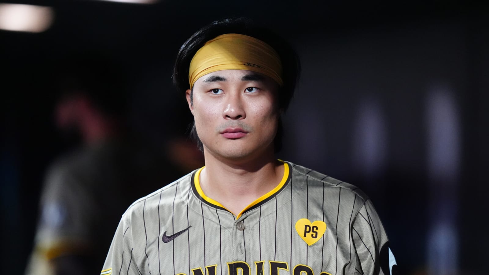 Padres Gold Glove-winning SS declines mutual option