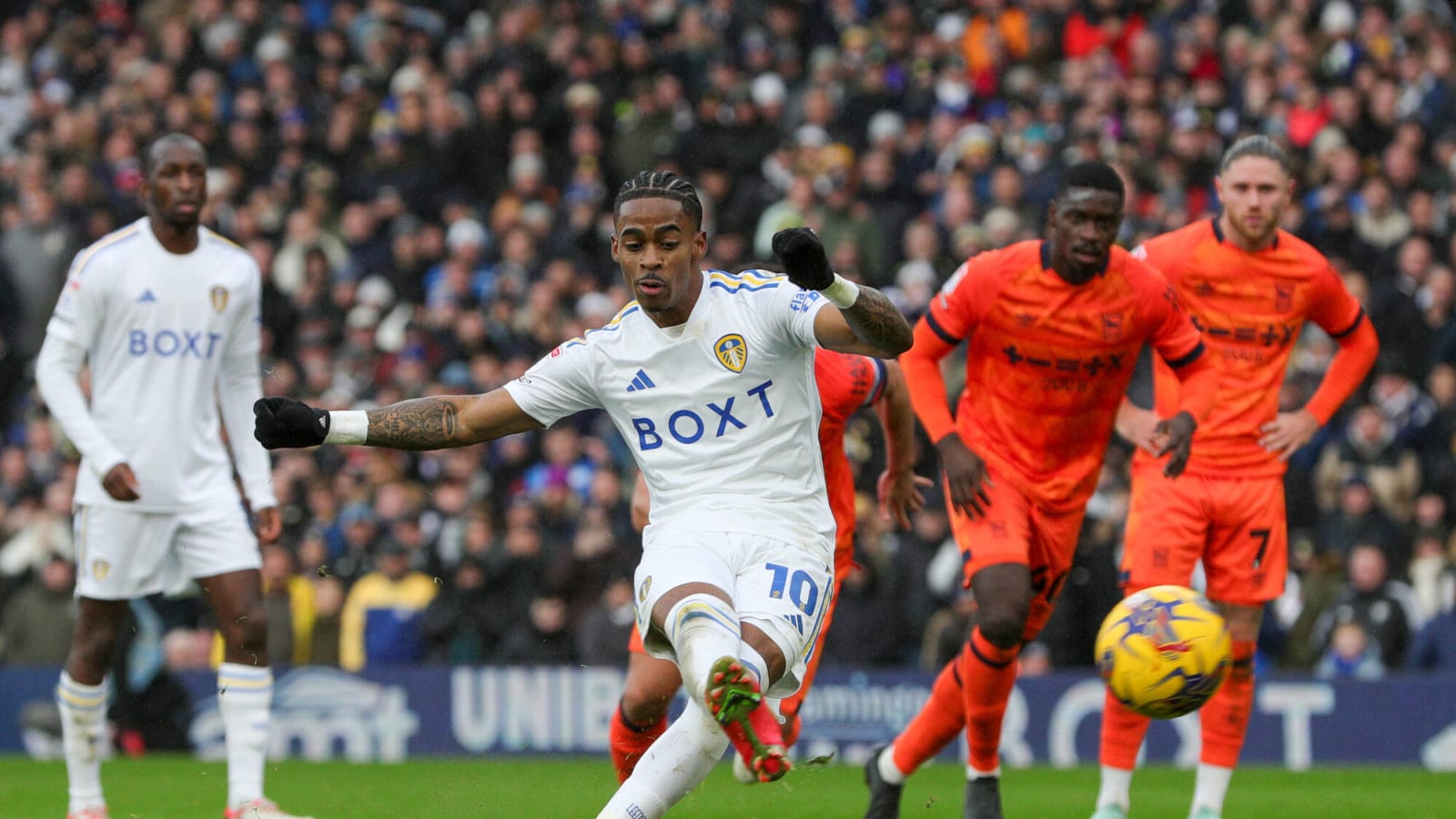 Aston Villa enquire about signing best Leeds United player