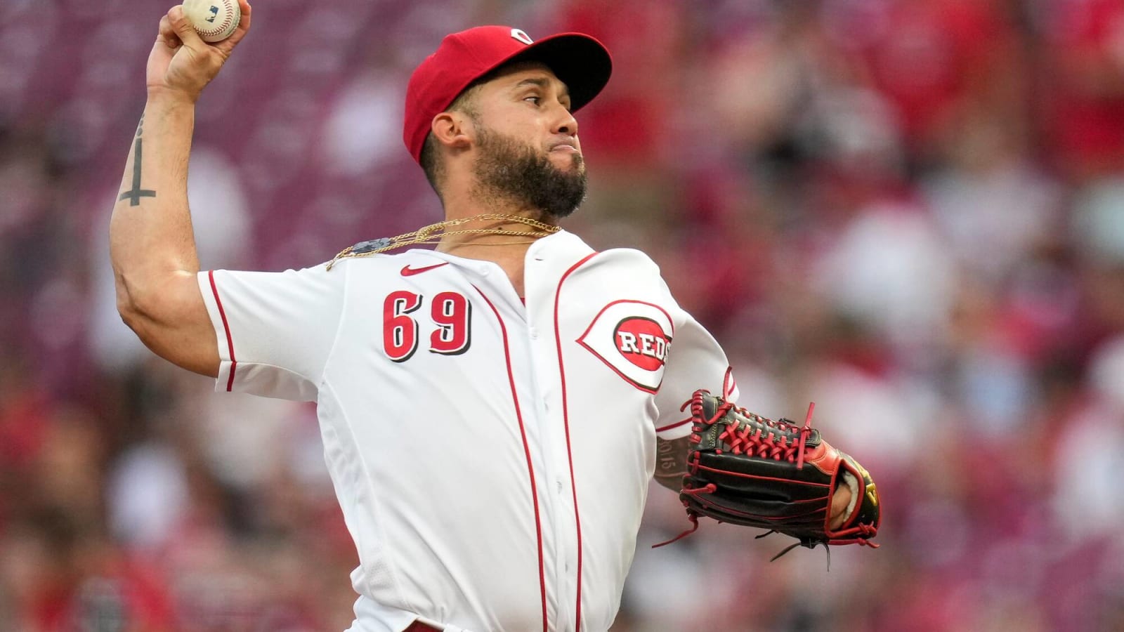 Reds Outright Silvino Bracho