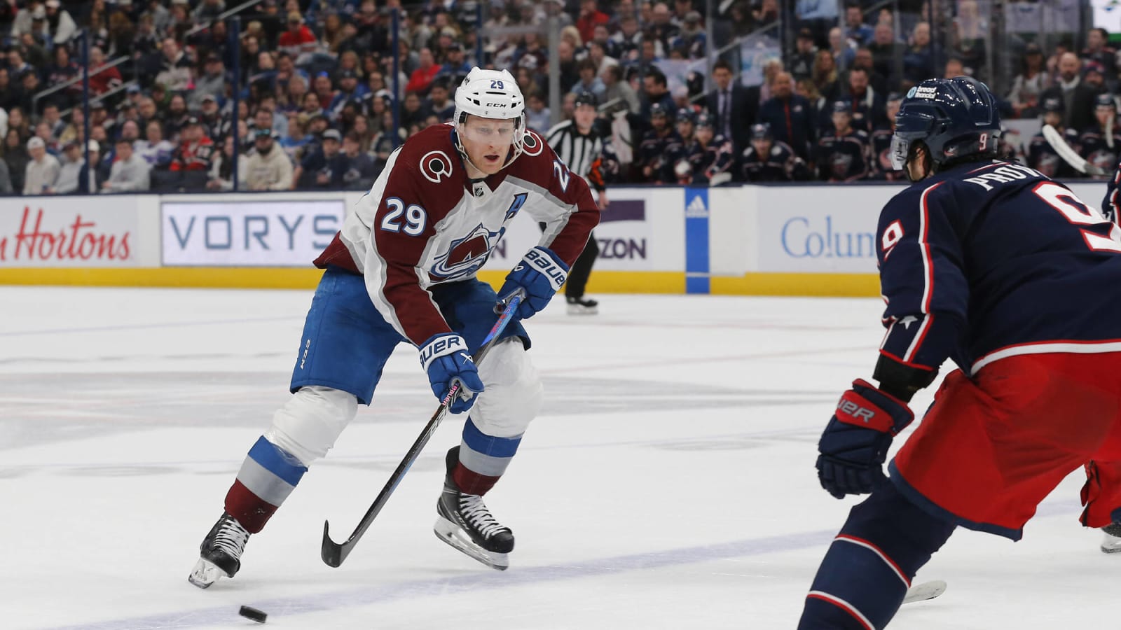 Teammate Discusses MacKinnon’s Drive; Calls Him ‘Best In The World’
