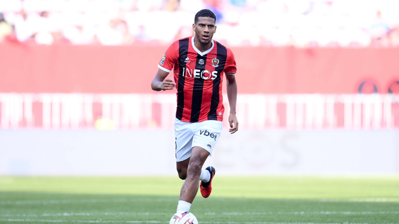 Man United and Chelsea chasing ace that Ligue Un giants 'absolutely want'