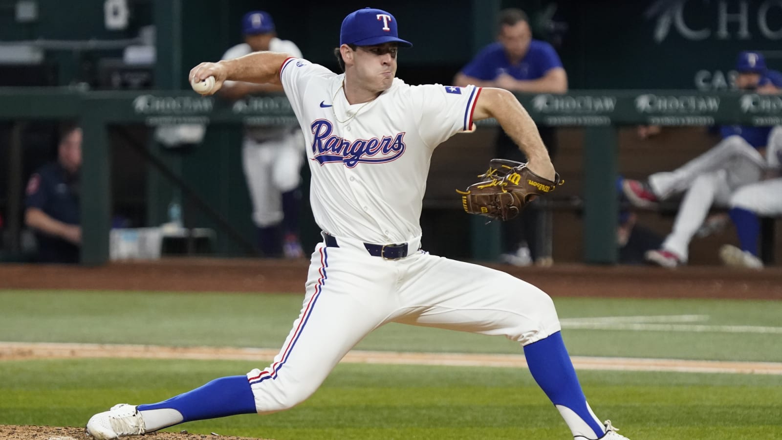 Cubs acquire righty Matt Festa from Rangers