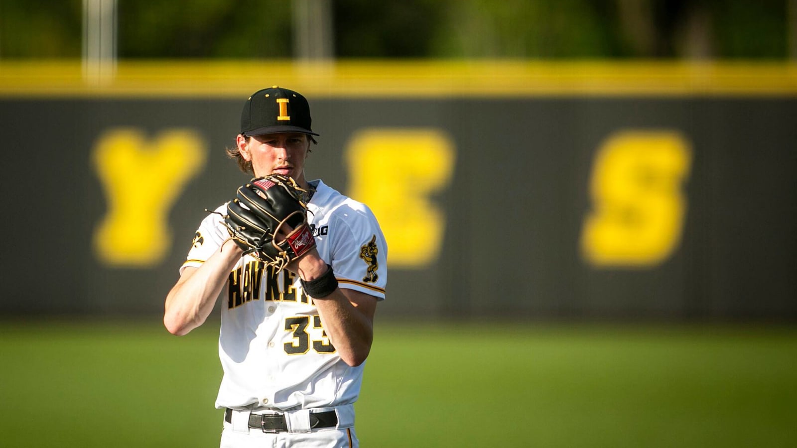 Padres To Select Adam Mazur