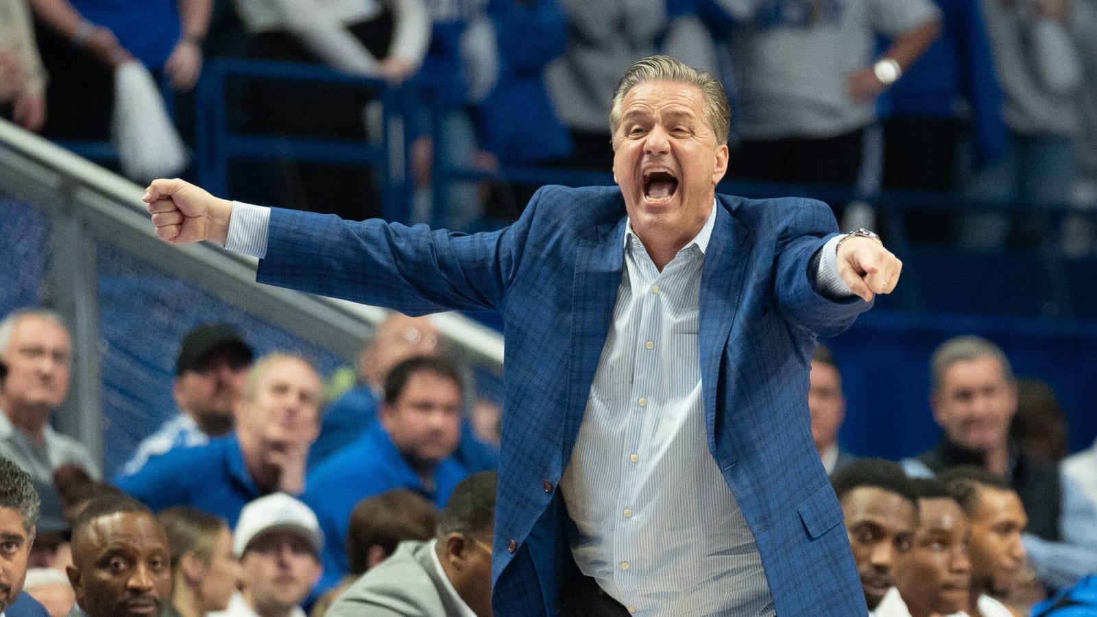 Calipari trying to take heat off team while Kentucky struggles