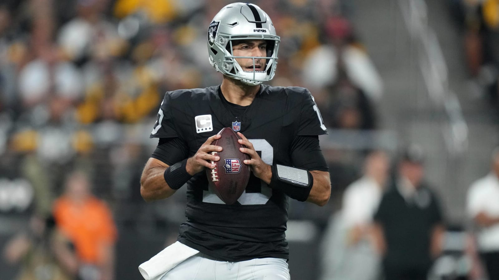 Report: Las Vegas Raiders Receive Brutal Update On Jimmy Garoppolo's Status  Before Chargers Game