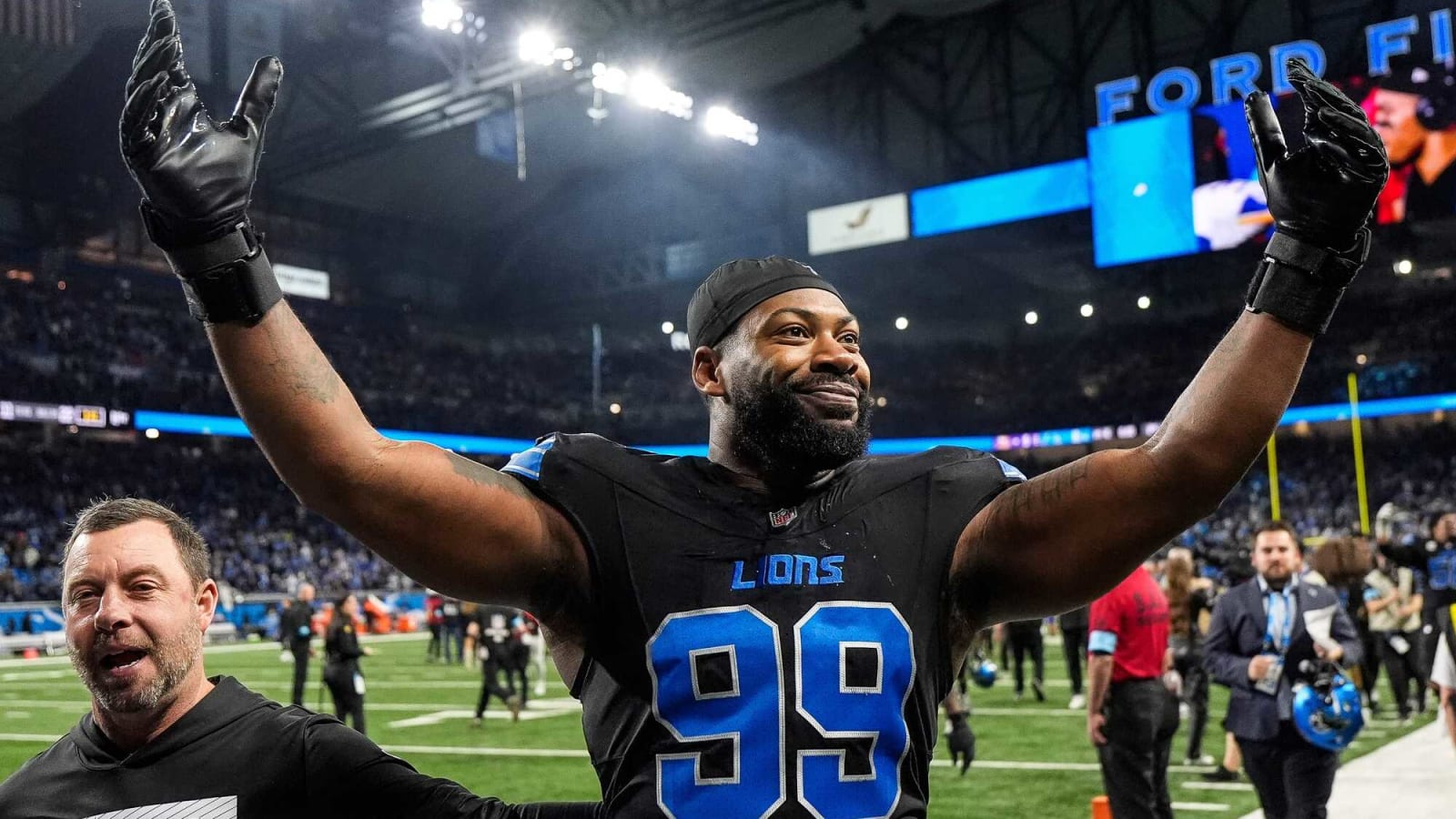 Lions Not Ruling Out Re-Signing DE Za’Darius Smith After Cutting Him